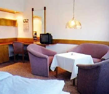 Hotel Ekazent Schoenbrunn Вена
