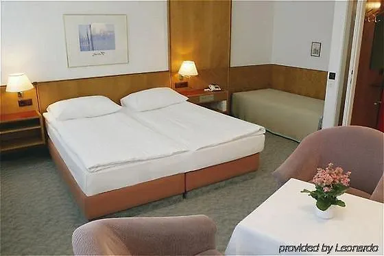 Hotel Ekazent Schoenbrunn Vienna 3*,  Austria